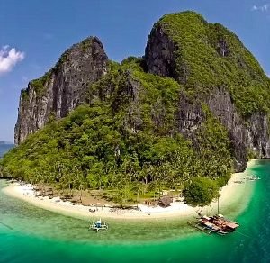 Philippines – A Sail boat & The Most Beautiful Secret Islands on Earth